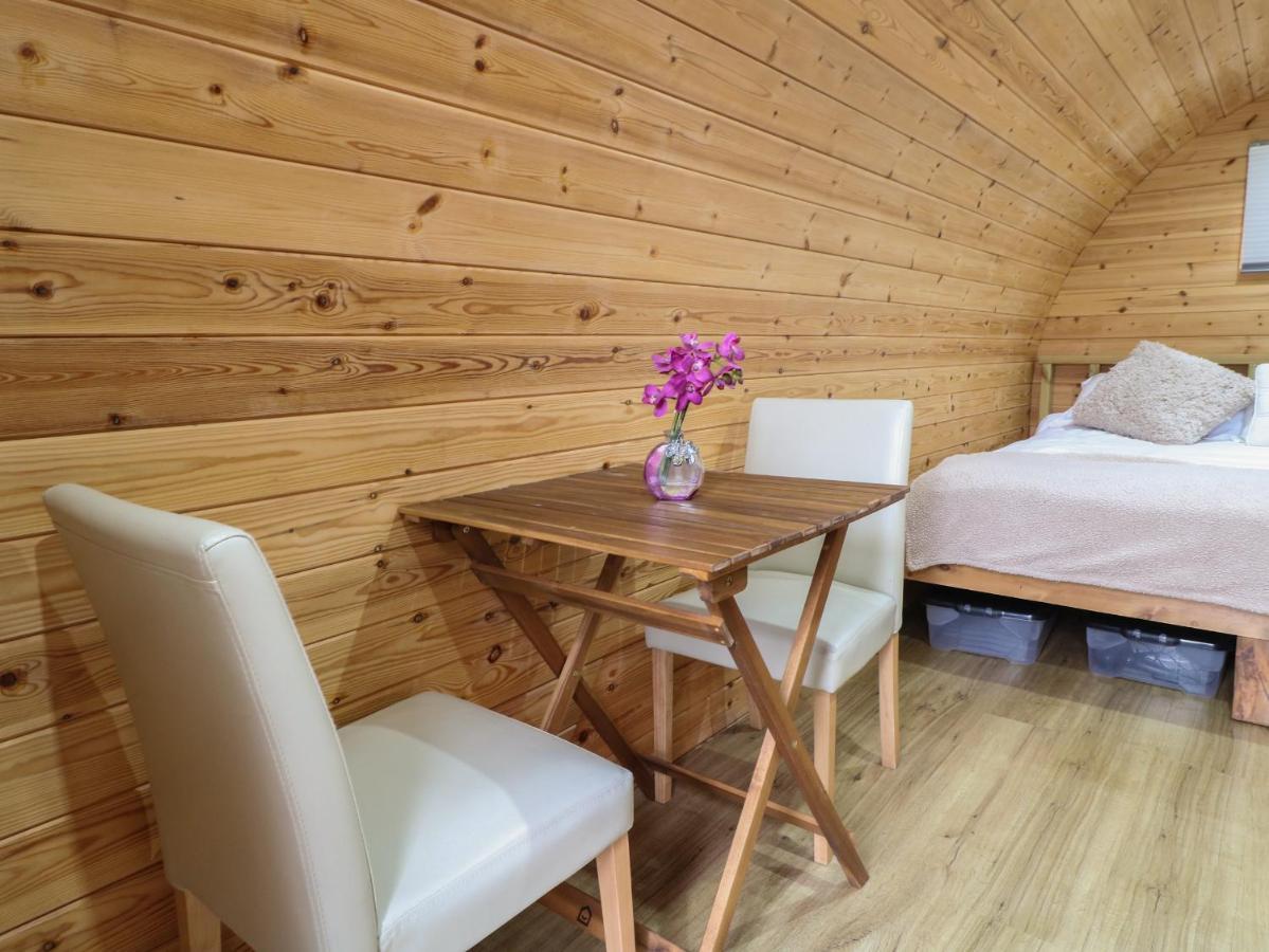 The Pod At Bank House Farm Villa Stafford Exterior photo