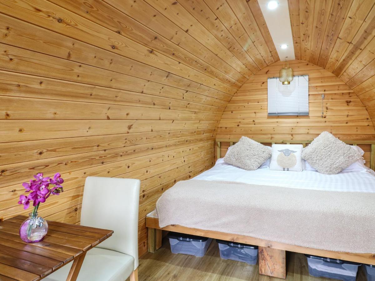 The Pod At Bank House Farm Villa Stafford Exterior photo